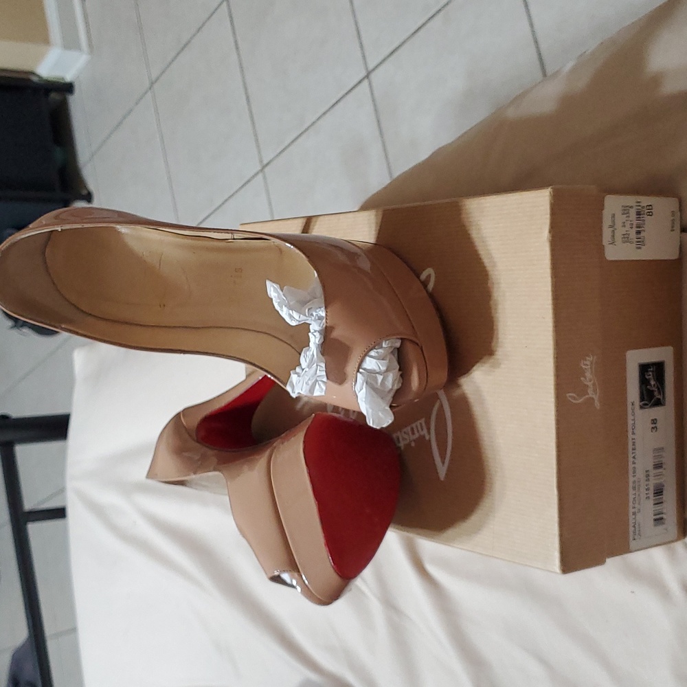 LOUBOUTIN Pigalle Follies 100 mm Pollock Beige Patent Peep Toe Heels sz. 38.5